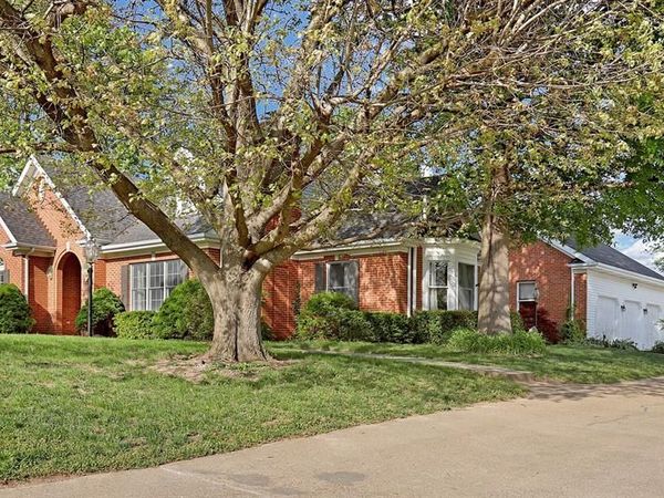910 Cherry Lane, Washington, MO 63090