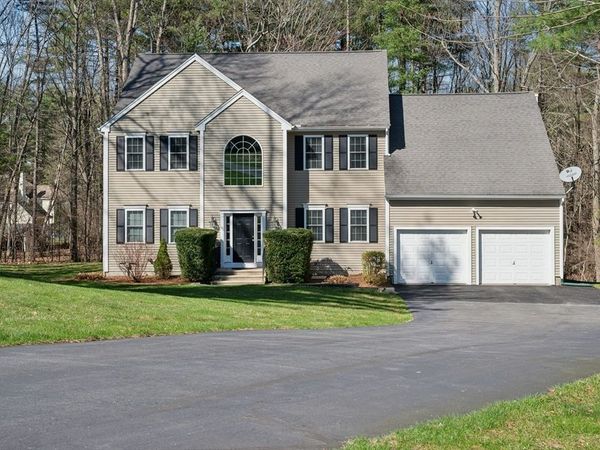 320 Lincoln Circle, Northbridge, MA 01534