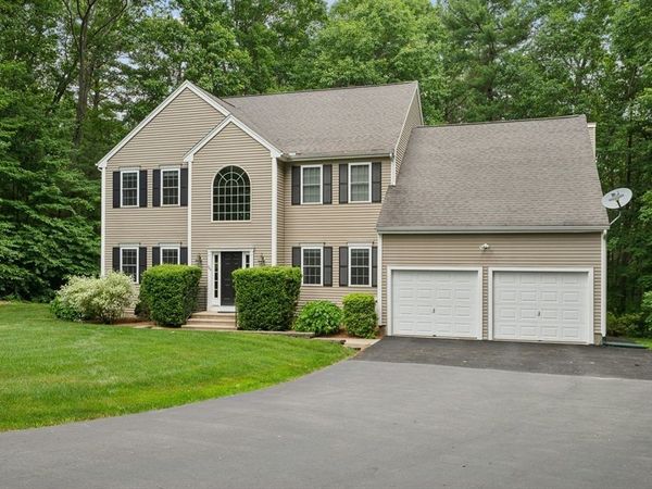 320 Lincoln Circle, Northbridge, MA 01534