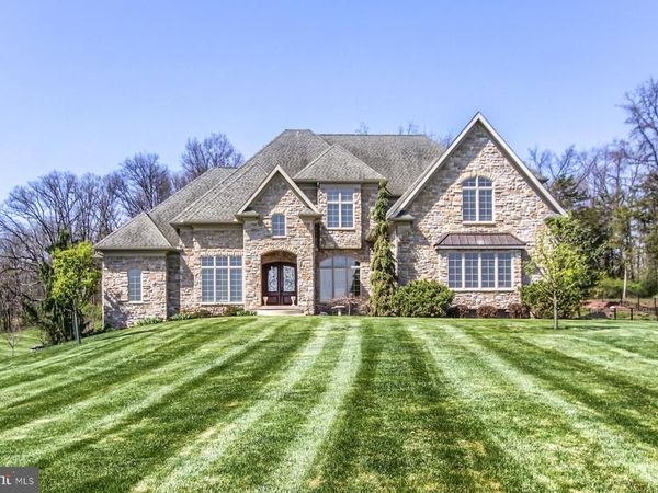 5683 GINGRICH ROAD, HERSHEY, PA 17033