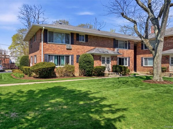 51 Edmunton Drive, Unit F-18, North Babylon, NY 11703