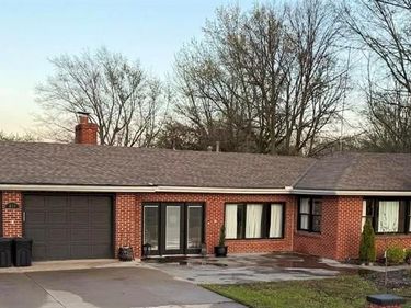 411 S Hillcrest Drive, Maysville, MO 64469