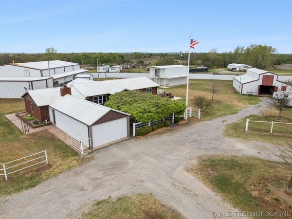 734 E Harrison Road , Bristow, OK 74010