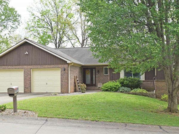 6575 Briar Court, Evansville, IN 47711