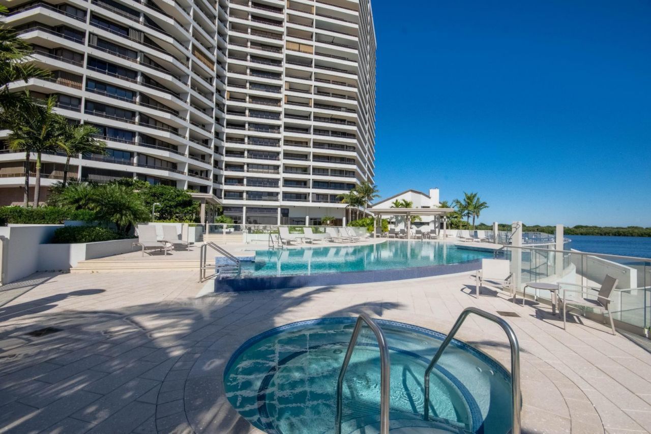 100 Lakeshore Drive, Unit 754, North Palm Beach, FL 33408 Photo