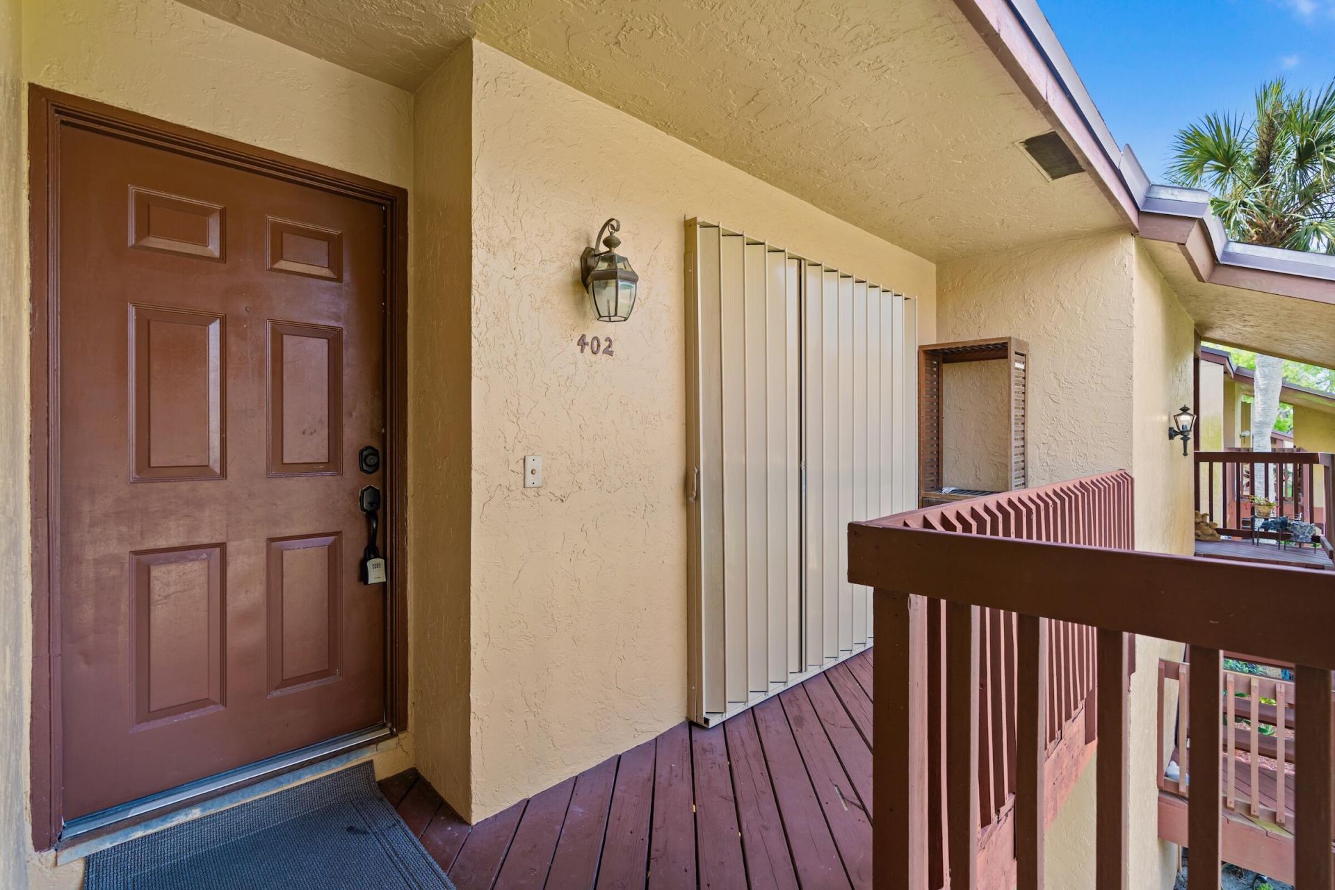 402 Lakeview Drive E, Royal Palm Beach, FL 33411 Photo