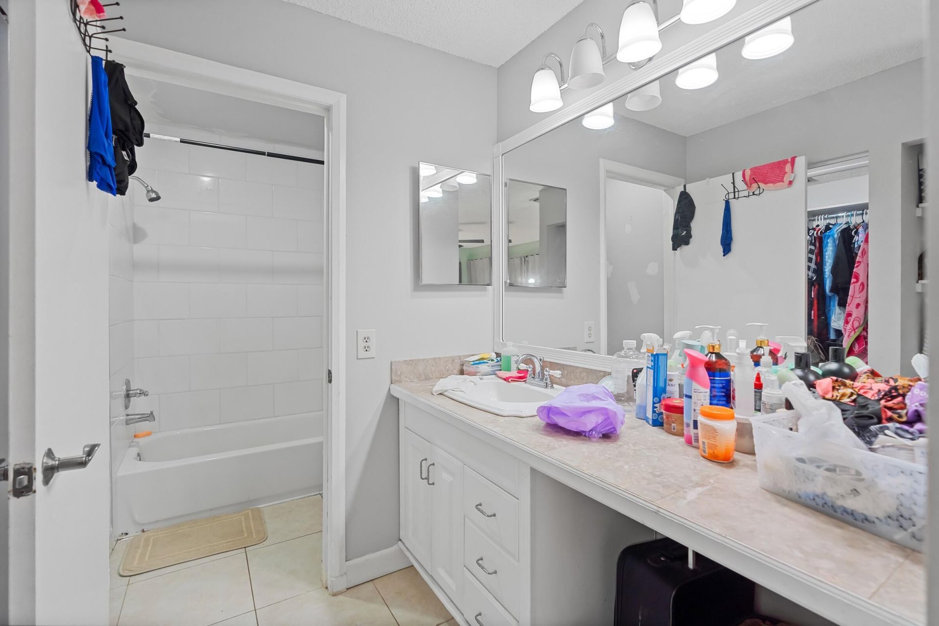 402 Lakeview Drive E, Royal Palm Beach, FL 33411 Photo