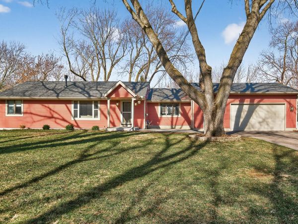 900 Sunset Drive S, Minnetonka, MN 55305