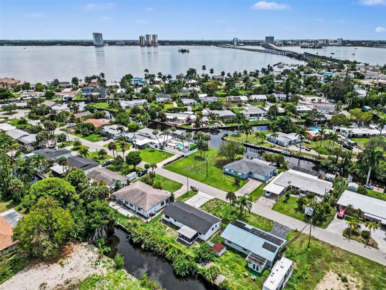 73 Cardinal Drive, North Fort Myers, FL 33917 Photo