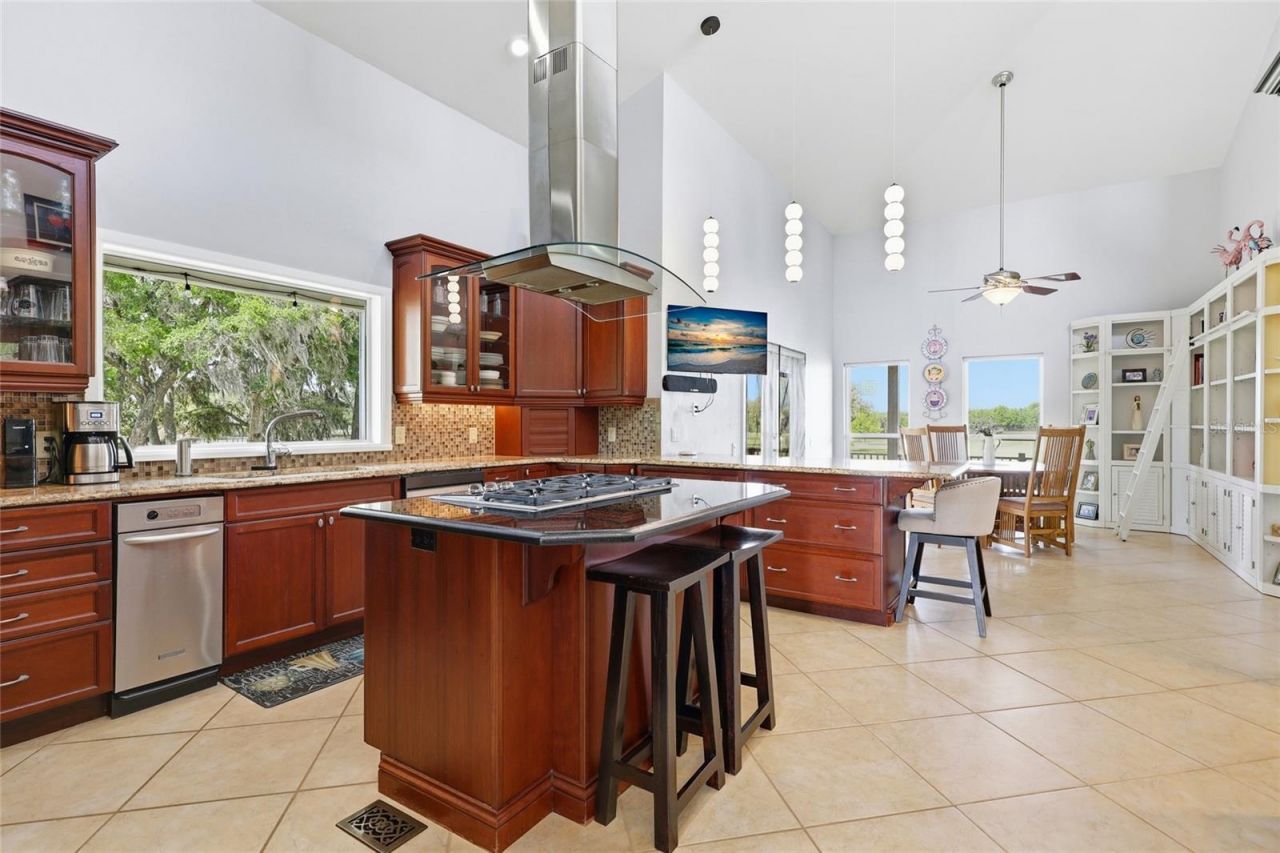 1042 SW Woodland Avenue , Fort White, FL 32038 Photo