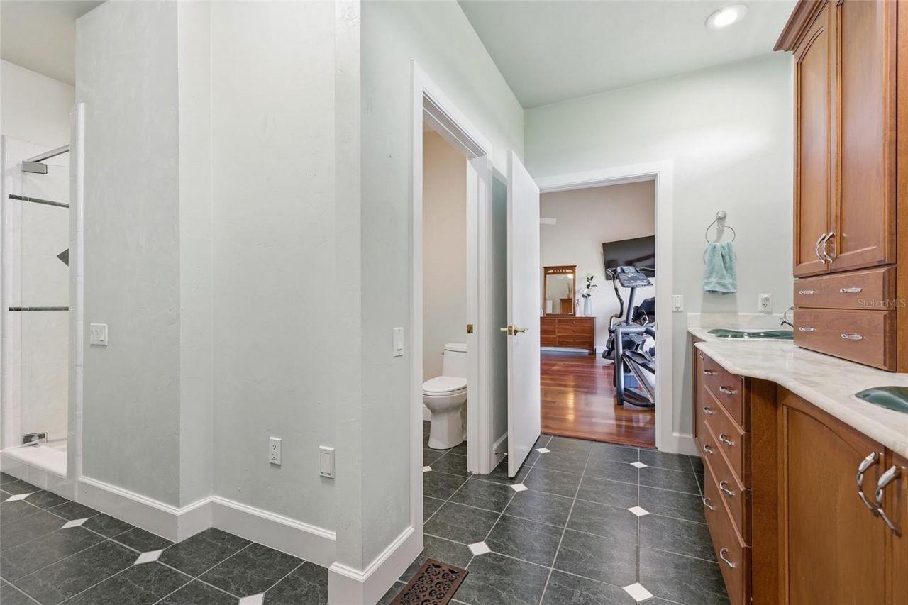 1042 SW Woodland Avenue , Fort White, FL 32038 Photo