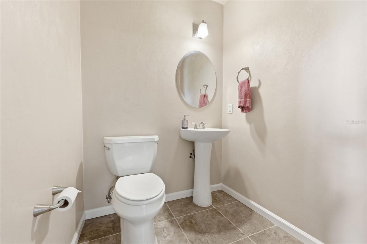 1042 SW Woodland Avenue , Fort White, FL 32038 Photo