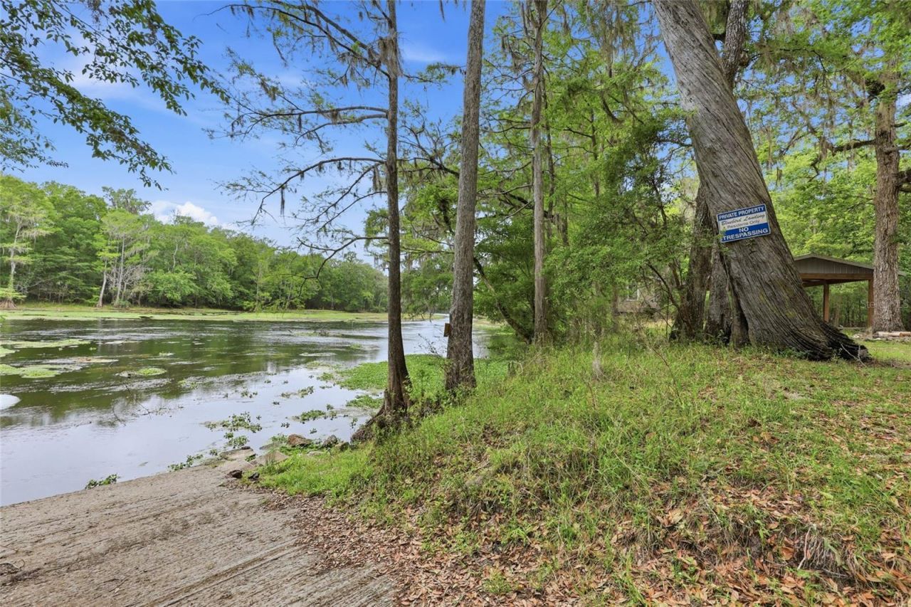 1042 SW Woodland Avenue , Fort White, FL 32038 Photo