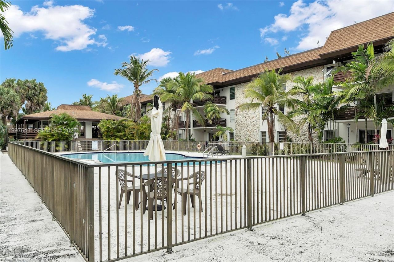 7473 SW 82nd St, Unit A314, Miami, FL 33143 Photo