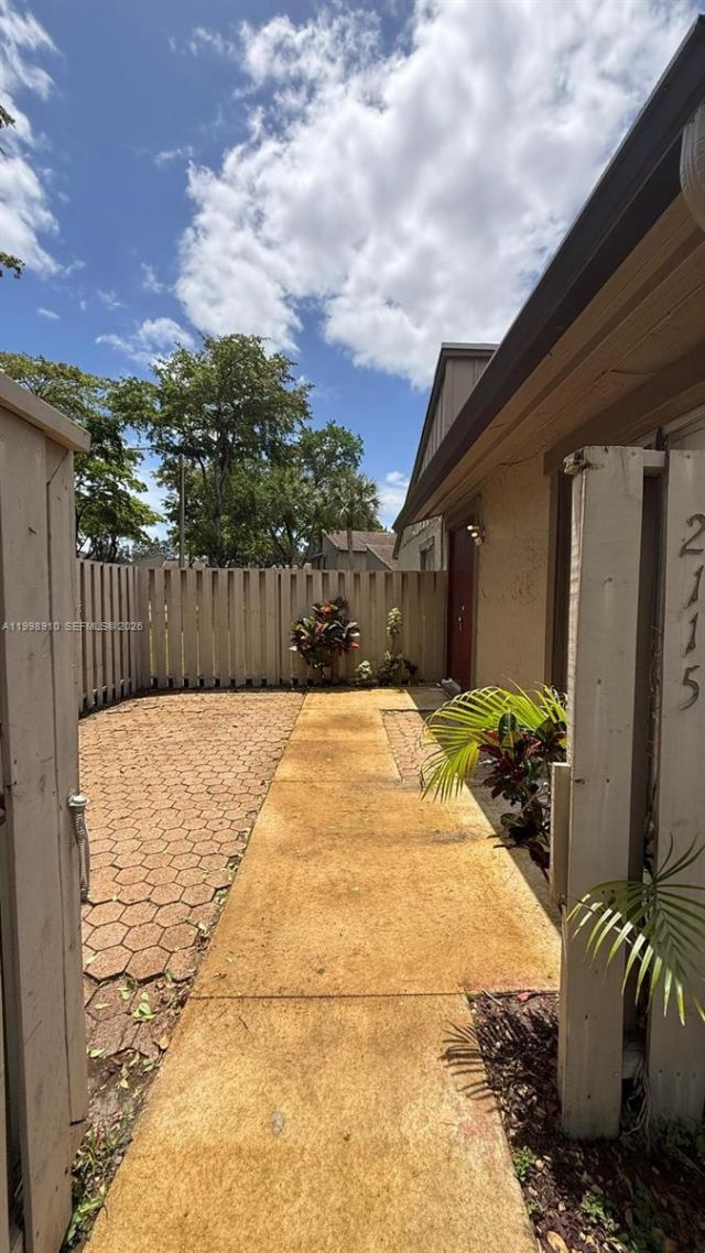 2115 NW 57th Ave, Unit 16-C, Lauderhill, FL 33313 Photo