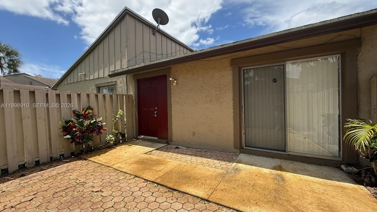 2115 NW 57th Ave, Unit 16-C, Lauderhill, FL 33313 Photo
