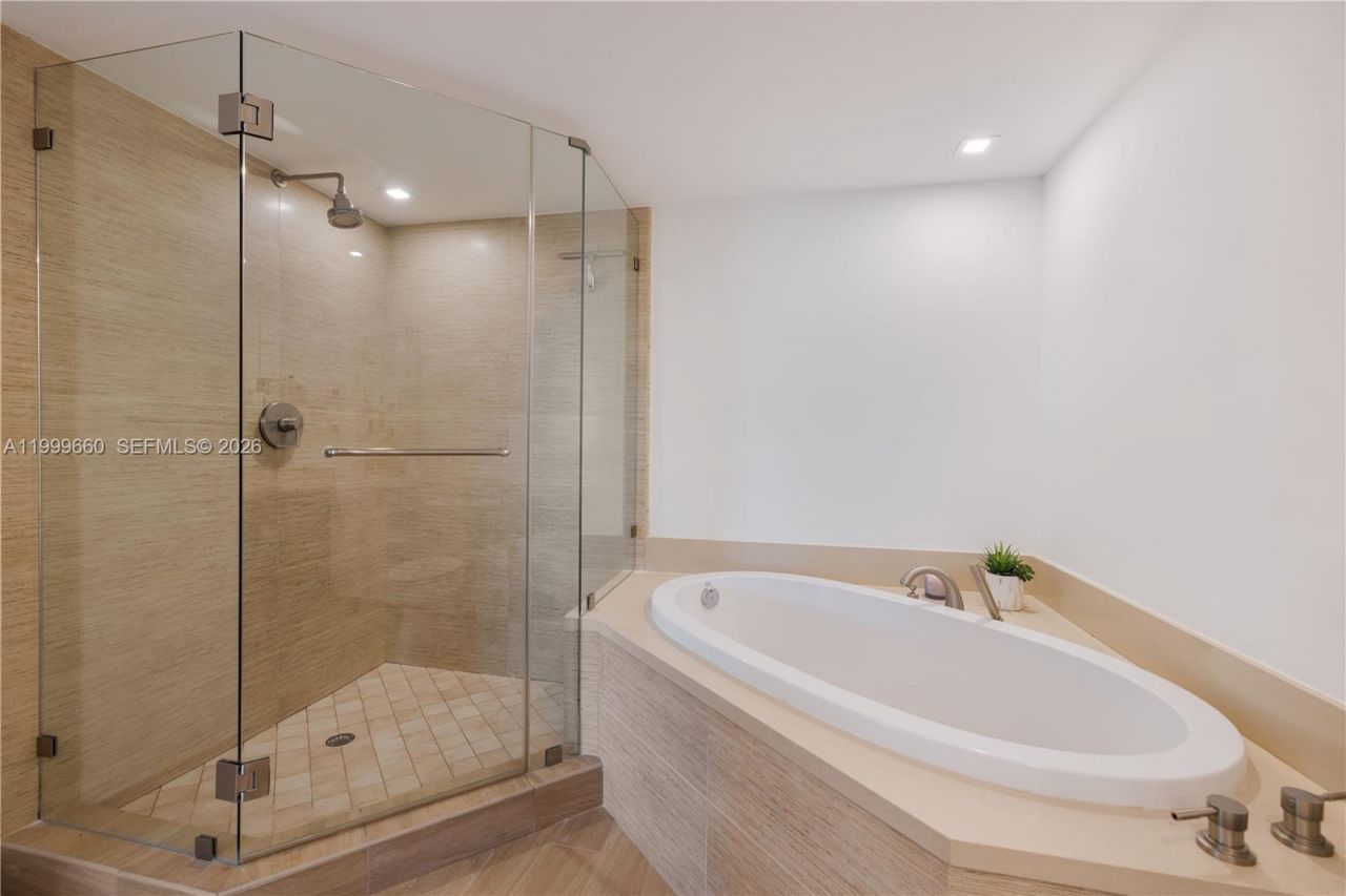 7928 East Drive, Unit 106, North Bay Village, FL 33141 Photo