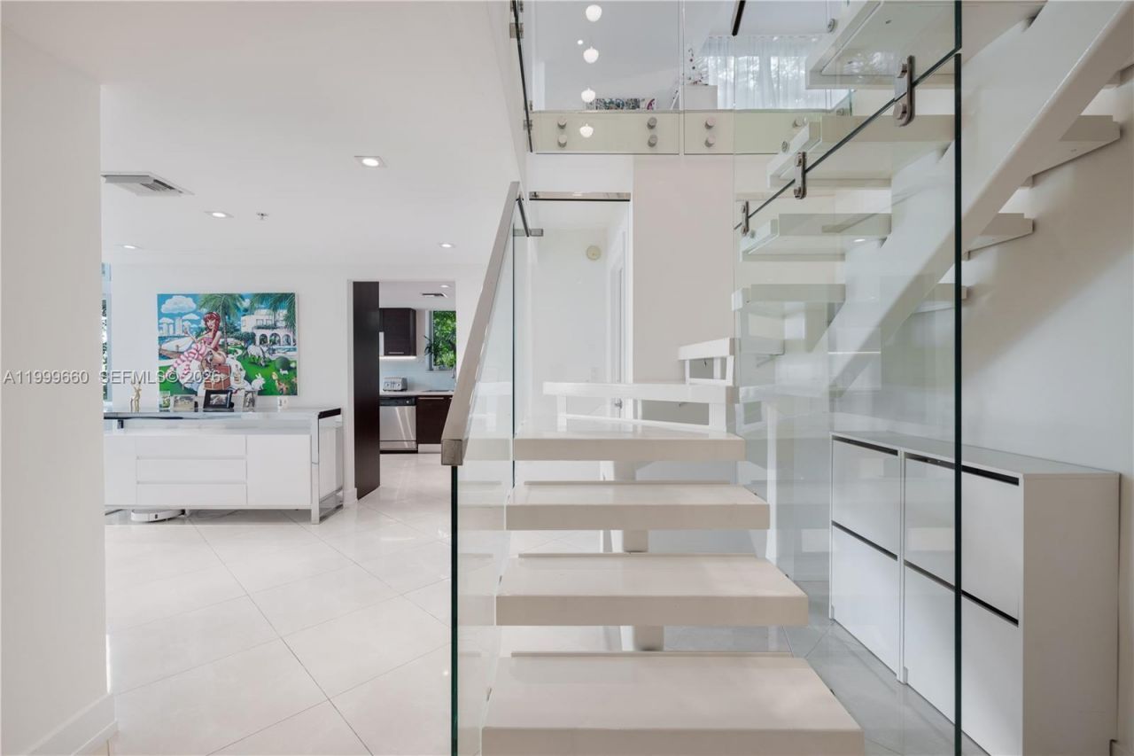 7928 East Drive, Unit 106, North Bay Village, FL 33141 Photo