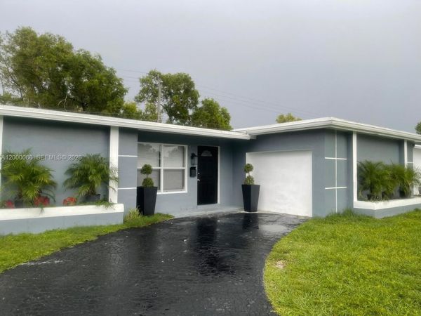 6621 NW 30th St , Sunrise, FL 33313