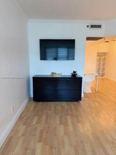 100 Lincoln Rd, Unit 615, Miami Beach, FL 33139 Photo