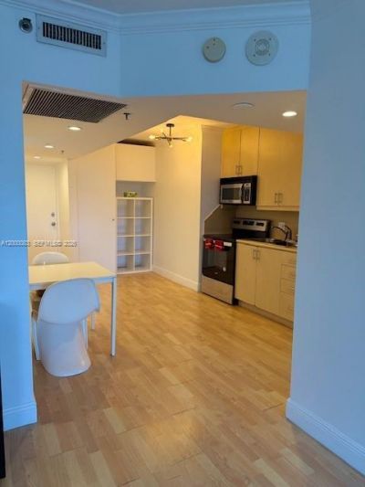 100 Lincoln Rd, Unit 615, Miami Beach, FL 33139 Photo