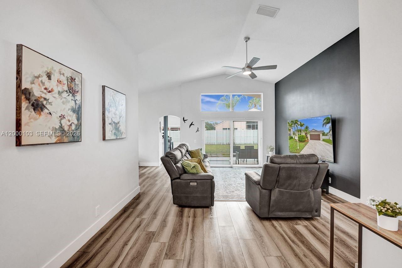 1063 Cedar Falls Dr, Unit 1063, Weston, FL 33327 Photo