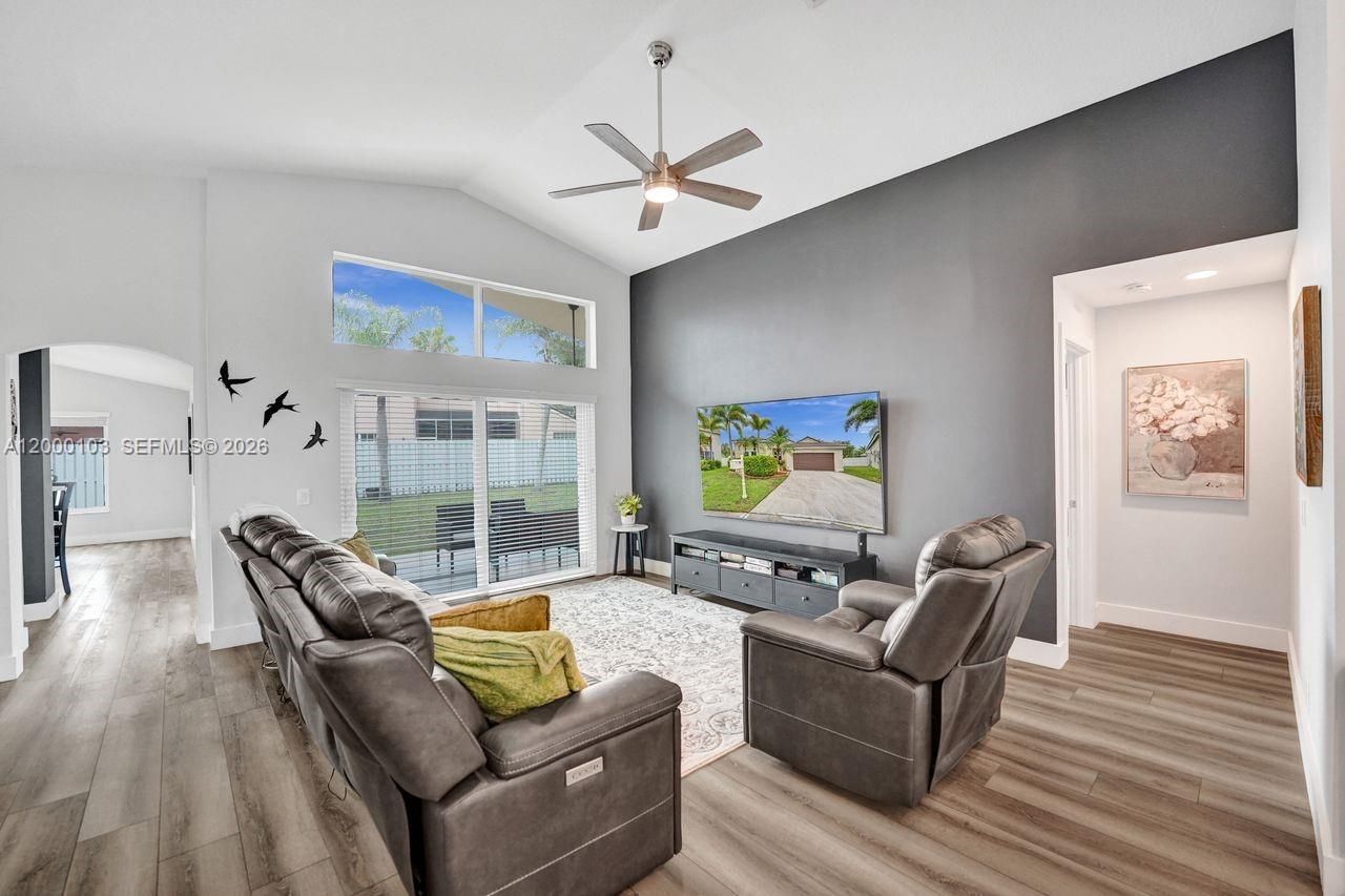 1063 Cedar Falls Dr, Unit 1063, Weston, FL 33327 Photo