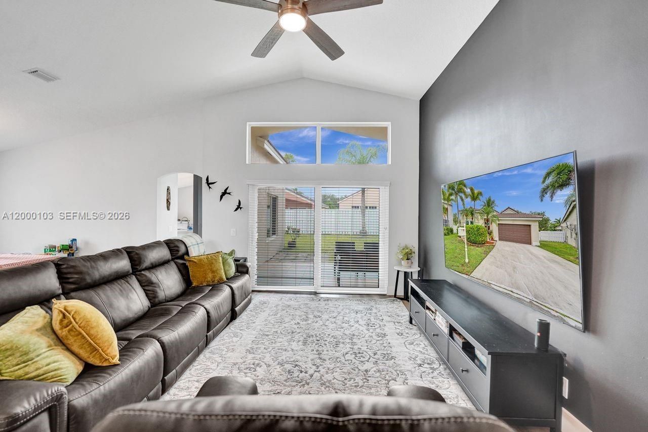 1063 Cedar Falls Dr, Unit 1063, Weston, FL 33327 Photo