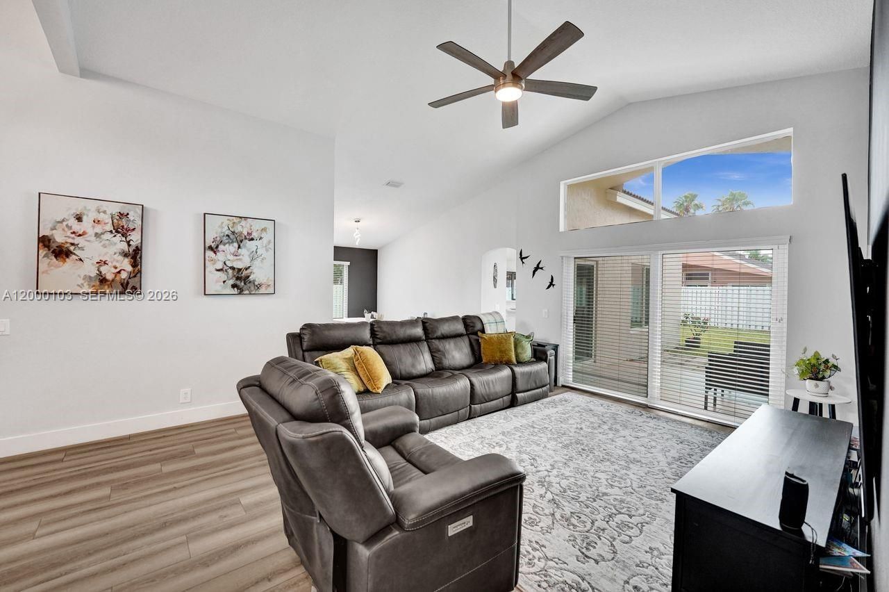 1063 Cedar Falls Dr, Unit 1063, Weston, FL 33327 Photo