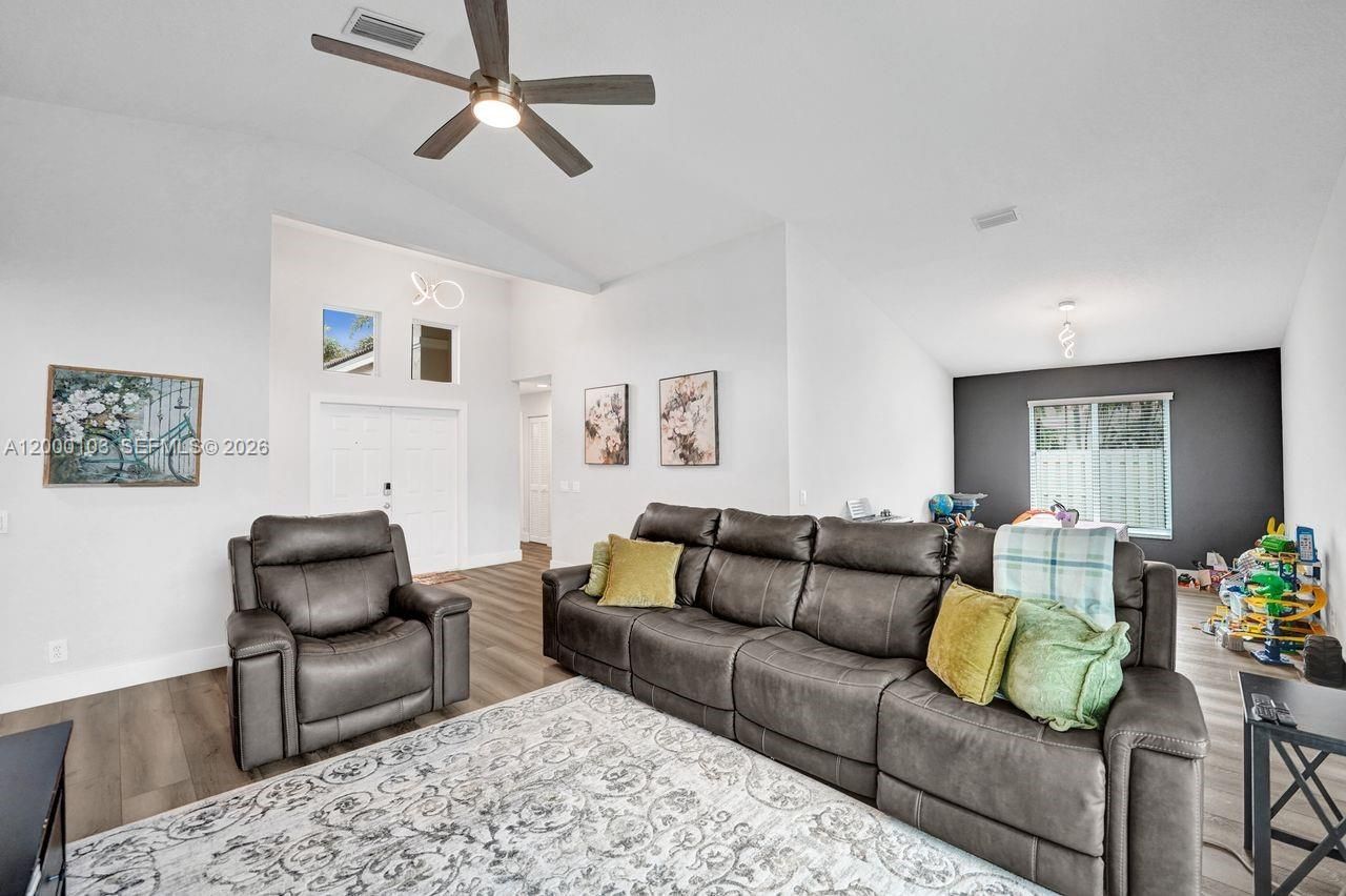 1063 Cedar Falls Dr, Unit 1063, Weston, FL 33327 Photo