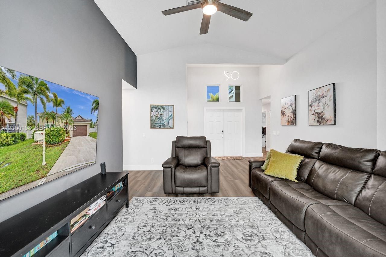 1063 Cedar Falls Dr, Unit 1063, Weston, FL 33327 Photo