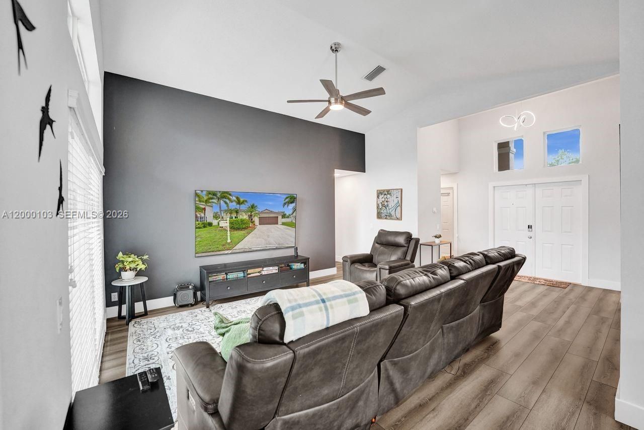 1063 Cedar Falls Dr, Unit 1063, Weston, FL 33327 Photo