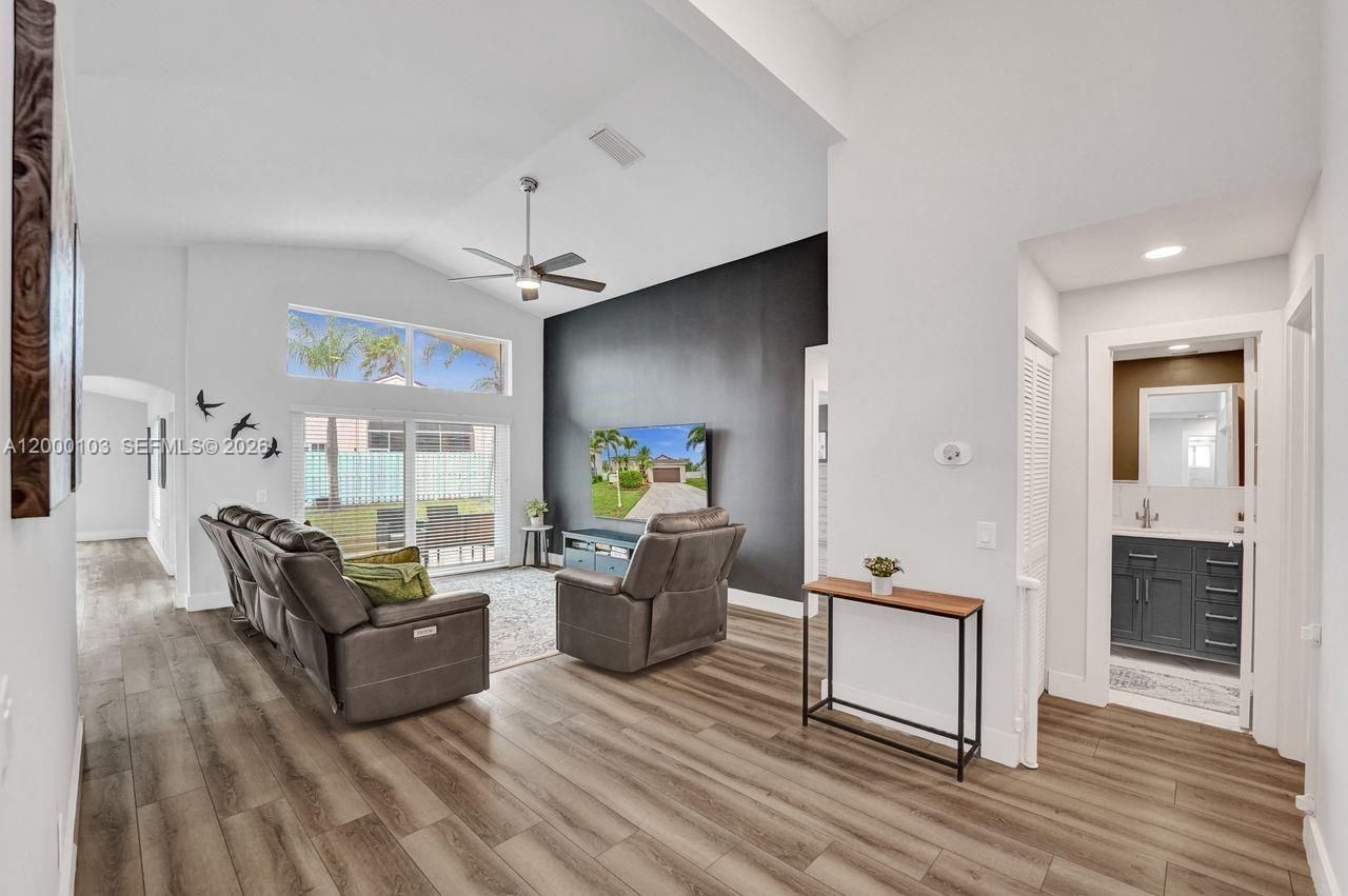 1063 Cedar Falls Dr, Unit 1063, Weston, FL 33327 Photo