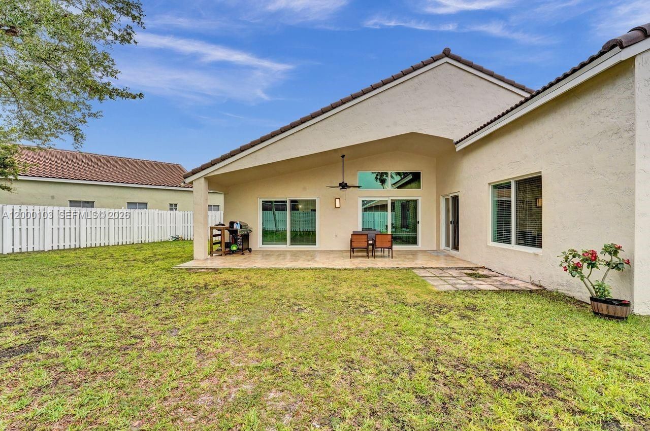 1063 Cedar Falls Dr, Unit 1063, Weston, FL 33327 Photo