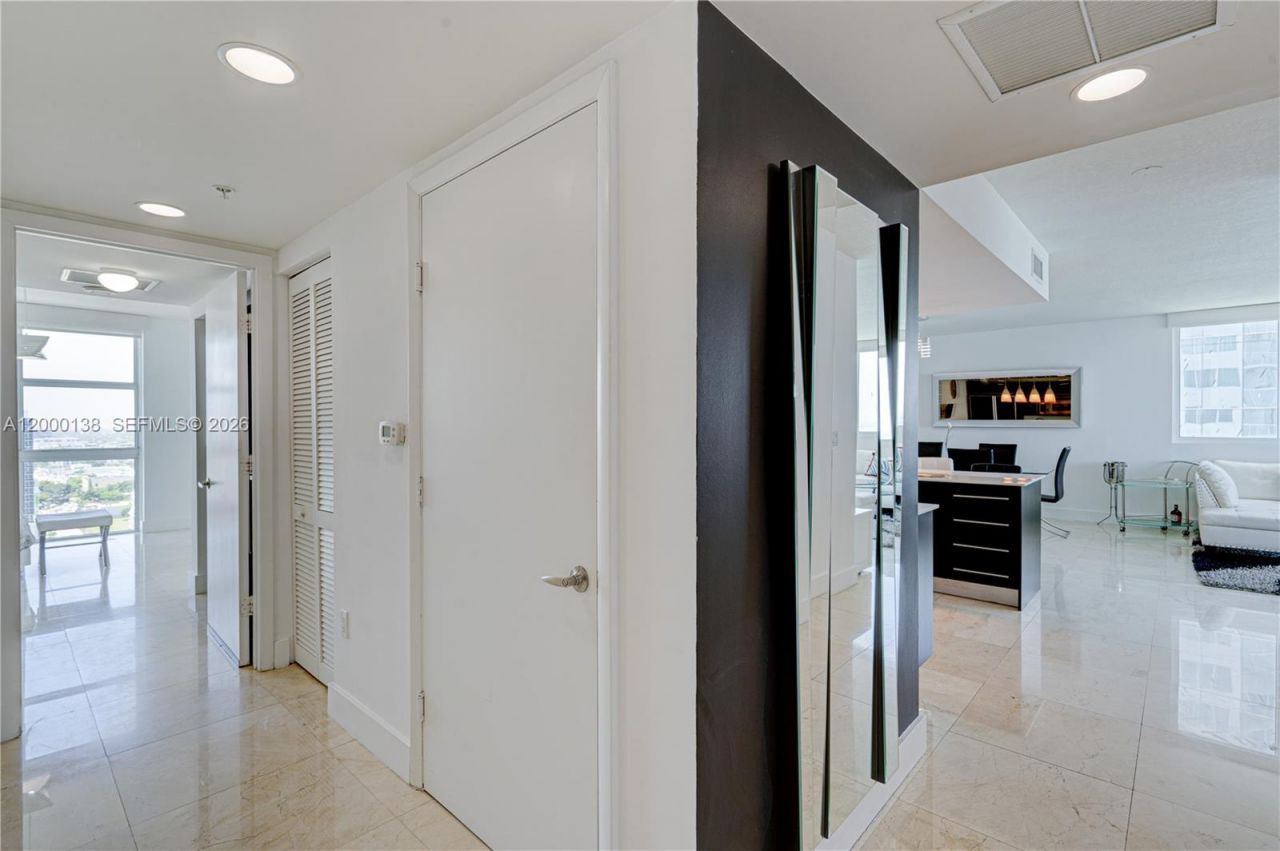 665 NE 25th St, Unit 2005, Miami, FL 33137 Photo