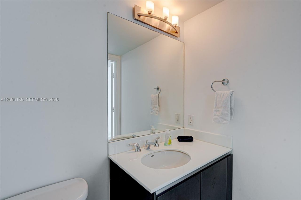 665 NE 25th St, Unit 2005, Miami, FL 33137 Photo