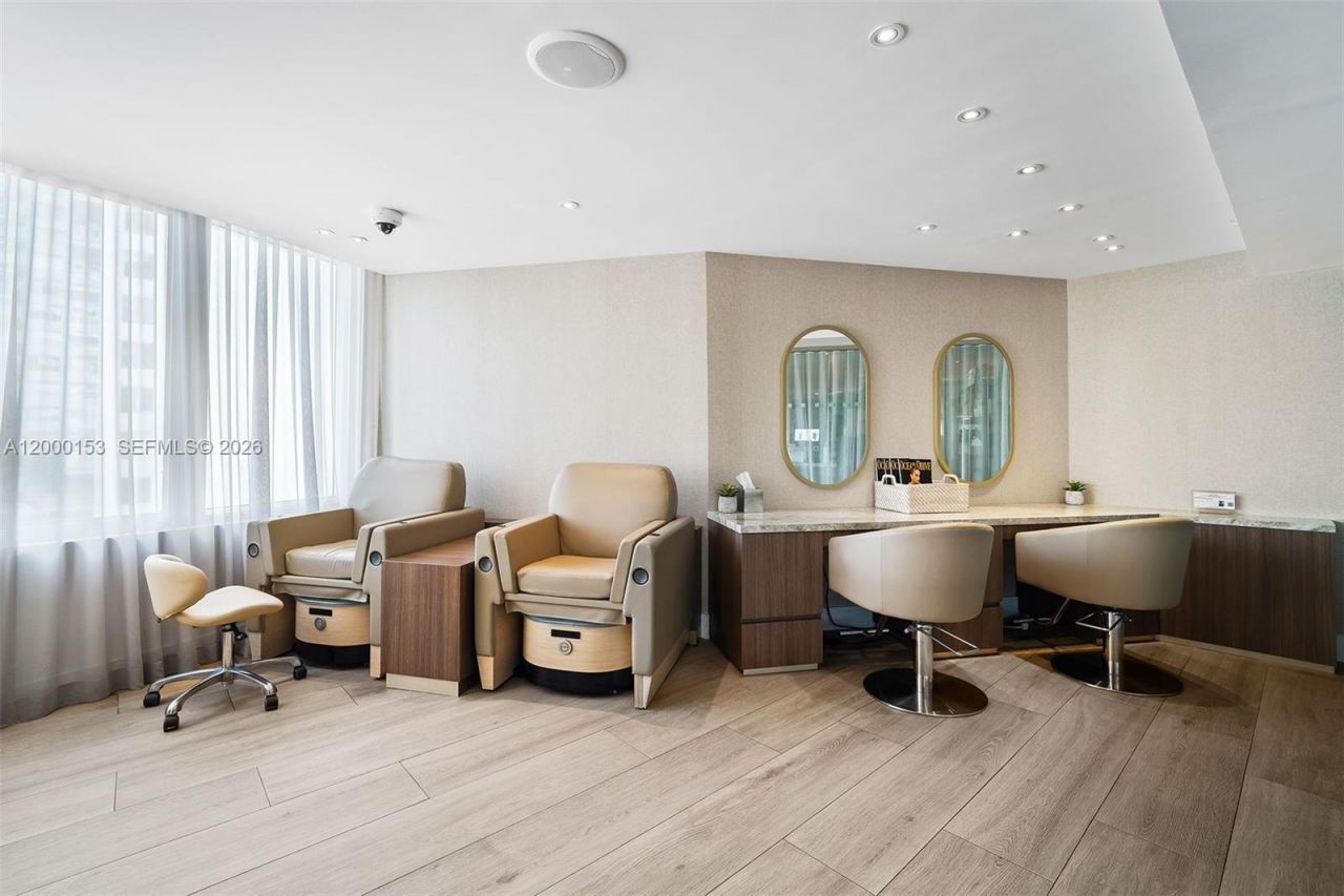 1100 West Ave, Unit 819, Miami Beach, FL 33139 Photo