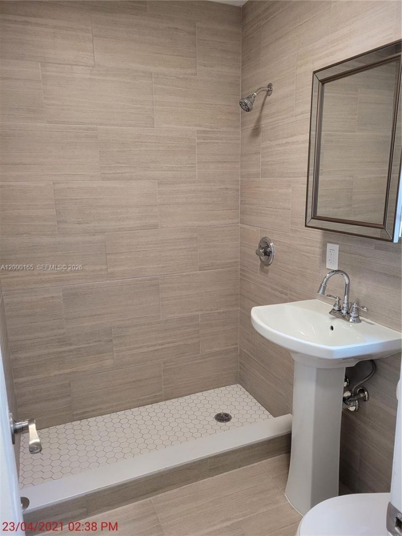 620 SW 6th Ave, Unit 2, Miami, FL 33130 Photo