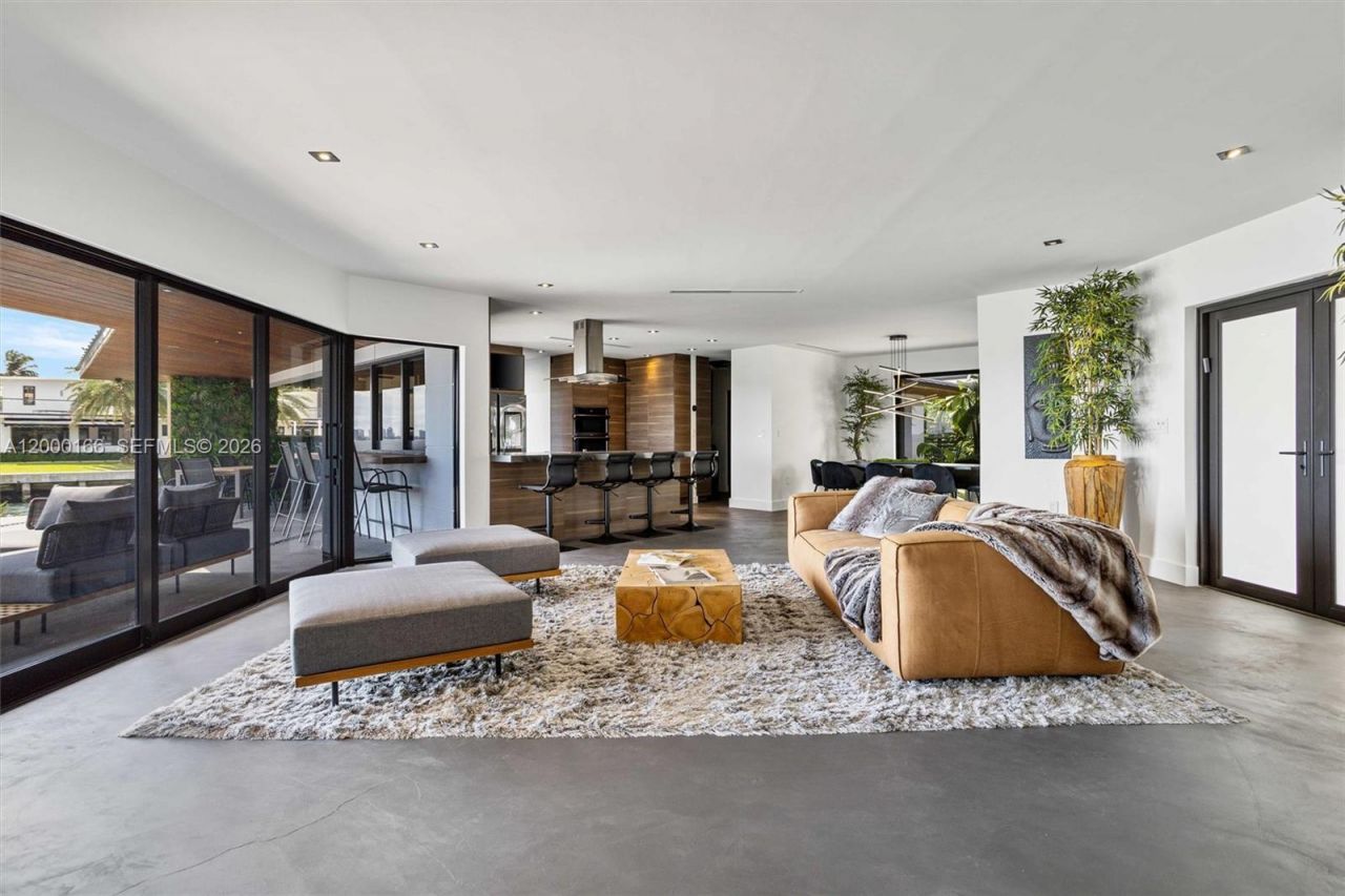 1982 NE 119th Rd , North Miami, FL 33181 Photo