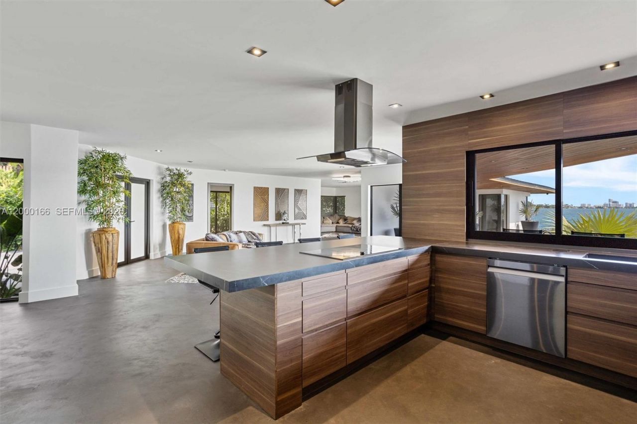 1982 NE 119th Rd , North Miami, FL 33181 Photo