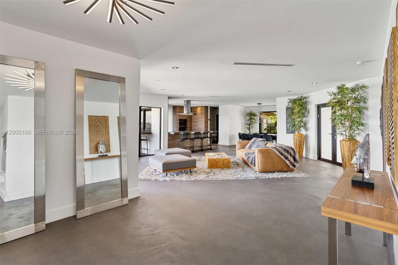 1982 NE 119th Rd , North Miami, FL 33181 Photo