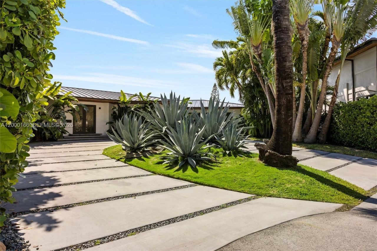 1982 NE 119th Rd , North Miami, FL 33181 Photo