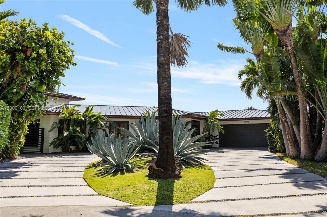 1982 NE 119th Rd , North Miami, FL 33181 Photo