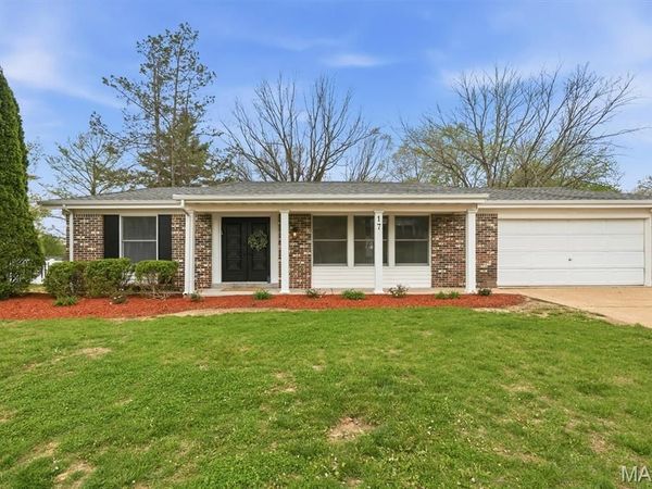 17 Atwood Drive, St Peters, MO 63376