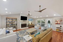 3 20th Avenue photo 4