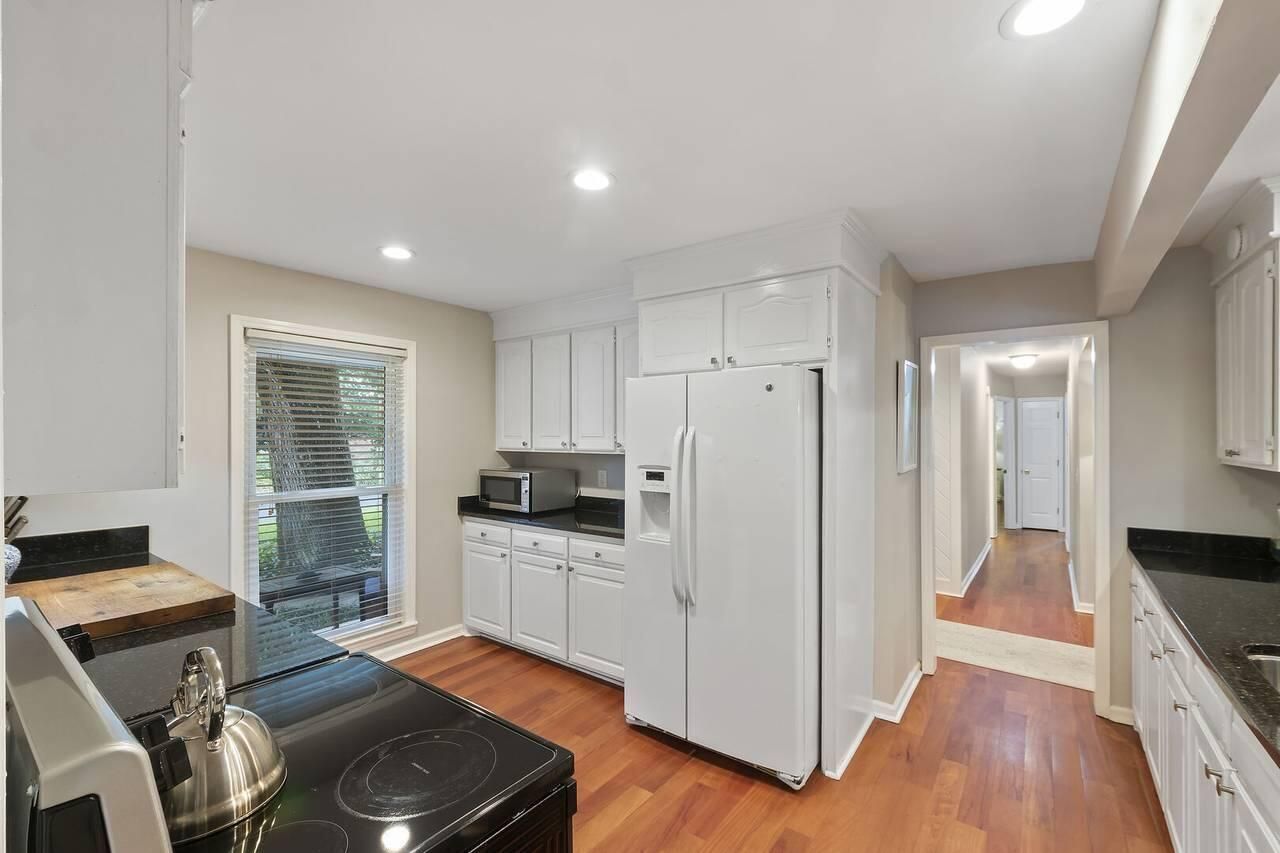 3 20th Avenue Photo 6