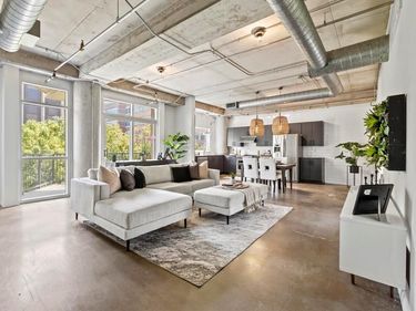 1001 Belleview Street, Unit 204, Dallas, TX 75215