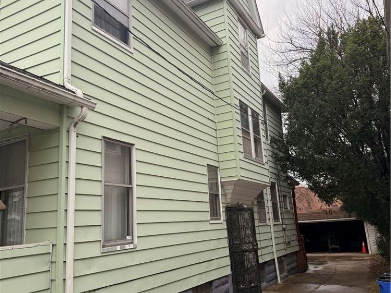 658 E 115th Street, Cleveland, OH 44108 Photo 3
