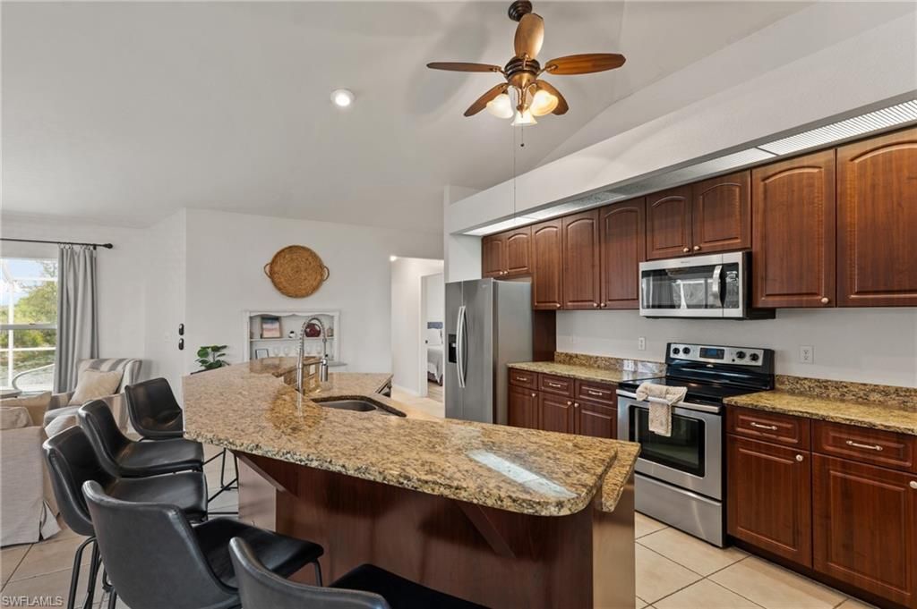 519 NE 19th Ter, Cape Coral, FL 33909 Photo