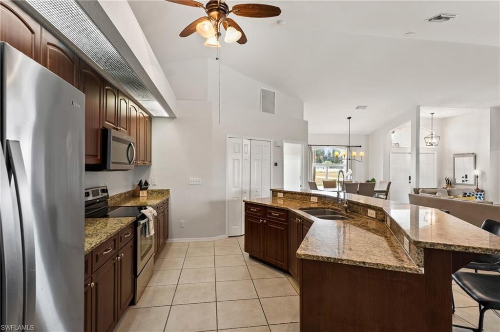 519 NE 19th Ter, Cape Coral, FL 33909 Photo